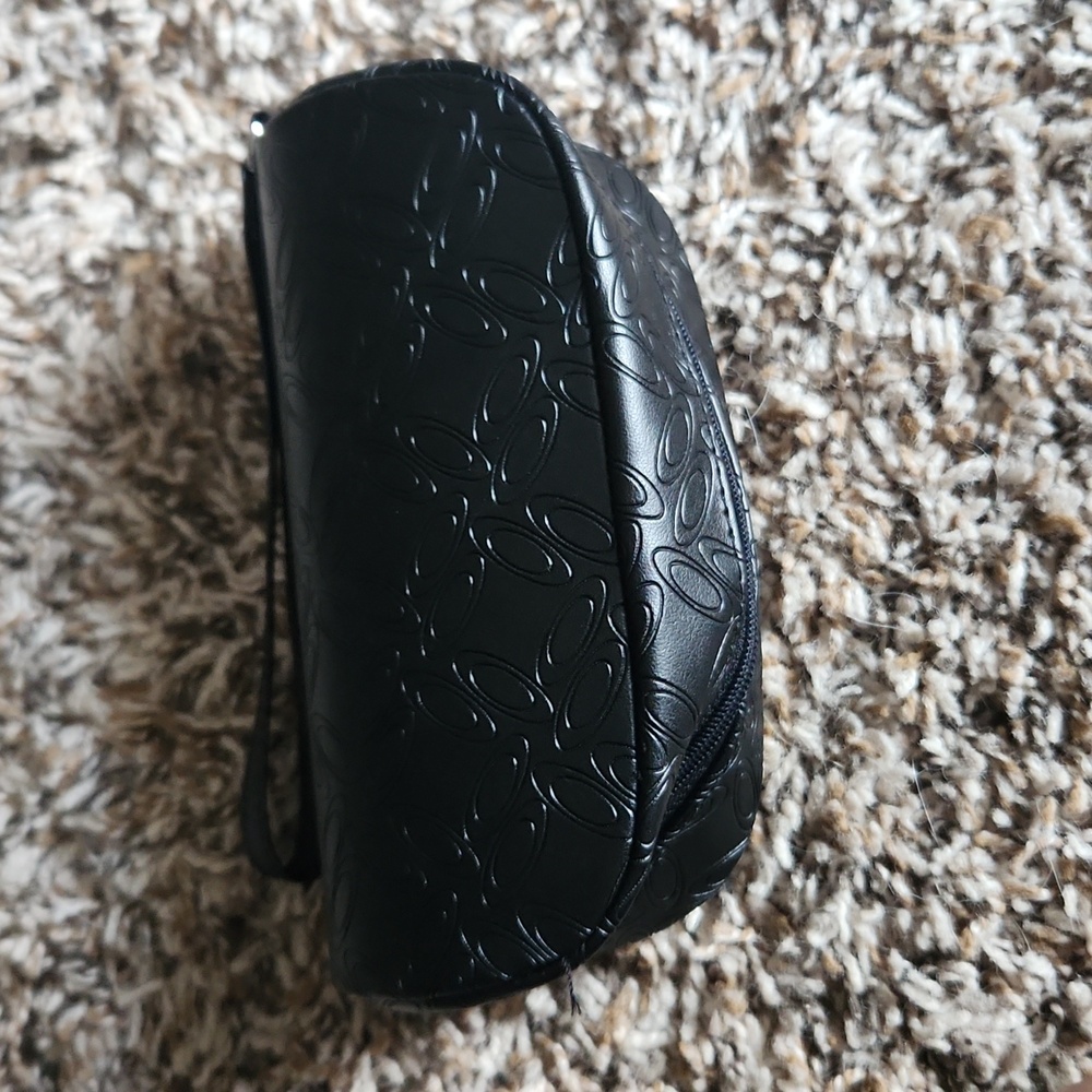 Oakley Sunglasses Case Only Black All Over Logo Zipper Soft Shell Leather Pouch